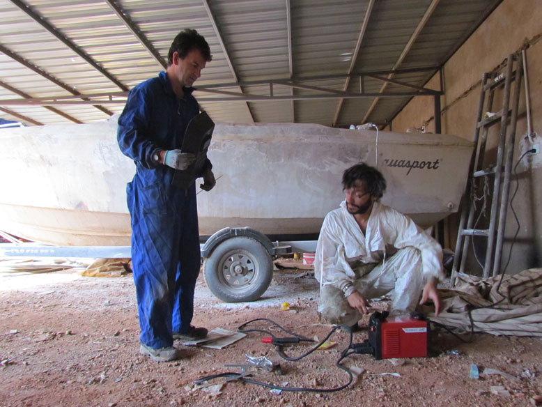 luis y yo con las manos en la soldadura
